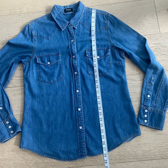 ARITZIA TALULA Denim Western Shirt Large Pearl Snap Cotton EUC - Picture 9 of 9